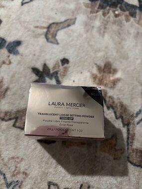 laura mercier Translucent Loose Setting Powder Tone-Up (Rosé) - Pink/Silver Box